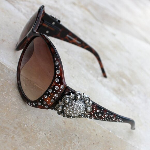 Montana West Sunglasses in Leopard w/Silver Swirl Flower Concho Accents main image 11